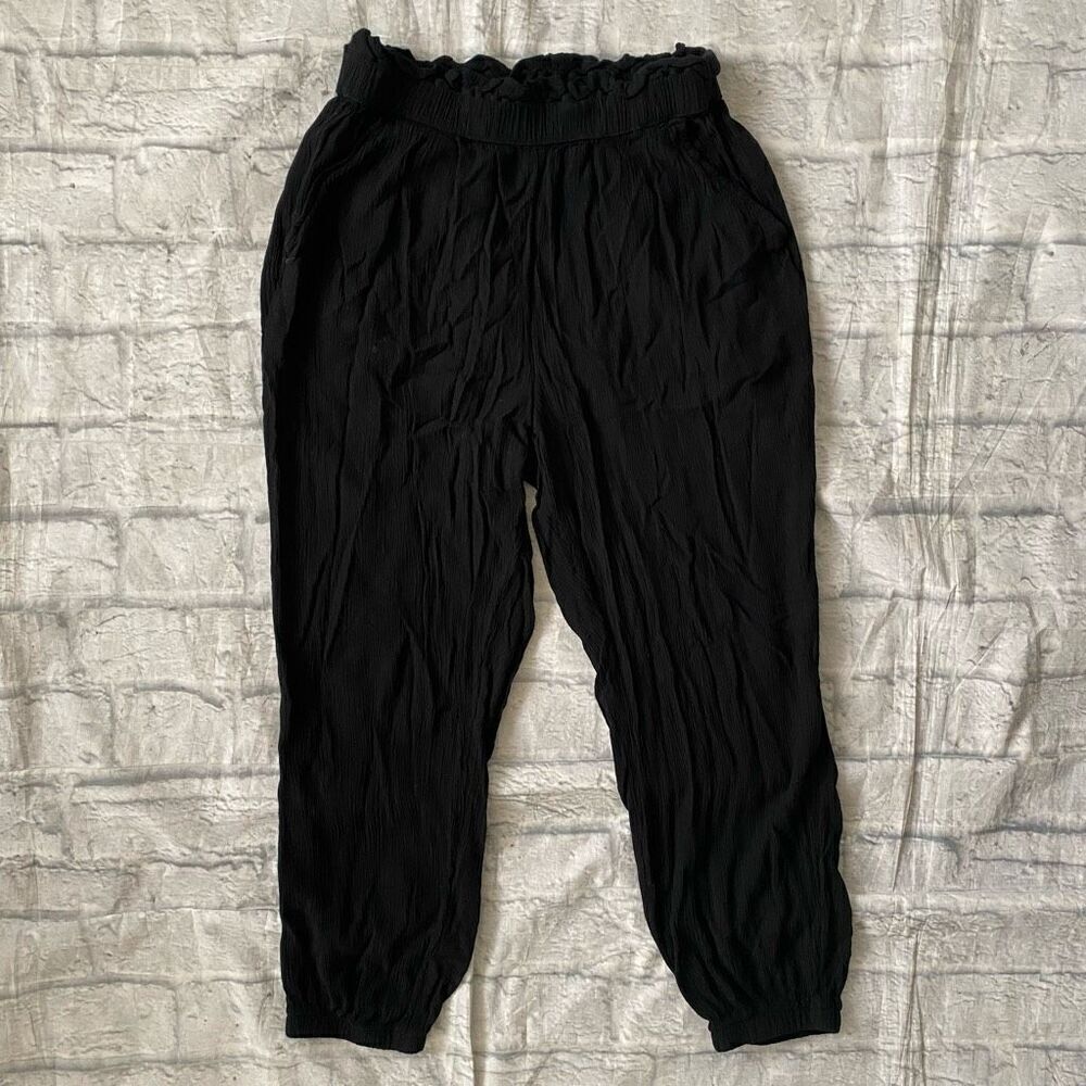American Eagle women S short pull on crepe ribbed crop jogger pants black